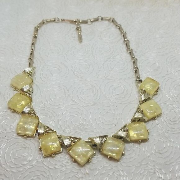 Coro Lucite Necklace Vintage Yellow Vintage Square Gold tone Link - Picture 6 of 9